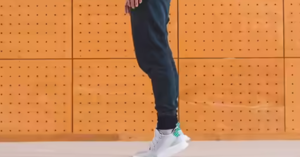 6 bài tập tại văn phòng giúp giảm đau mỏi và cải thiện sức khỏe nhanh chóng 3 6 bai tap tai van phong giup giam dau moi va cai thien suc khoe nhanh chong 691d9218ba7a2