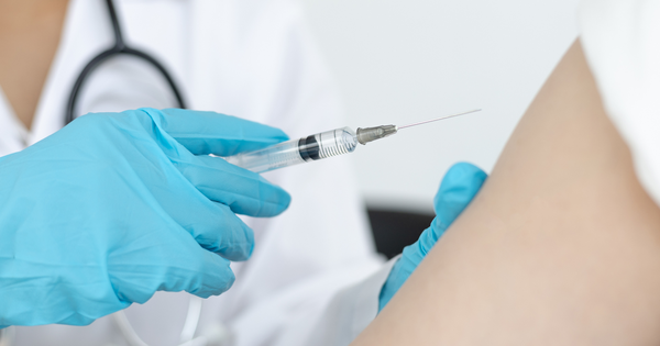 Cách bảo vệ trẻ em và người cao tuổi khỏi viêm phổi trong mùa đông 5 cach bao ve tre em va nguoi cao tuoi khoi viem phoi trong mua dong 691c41ee5dde2