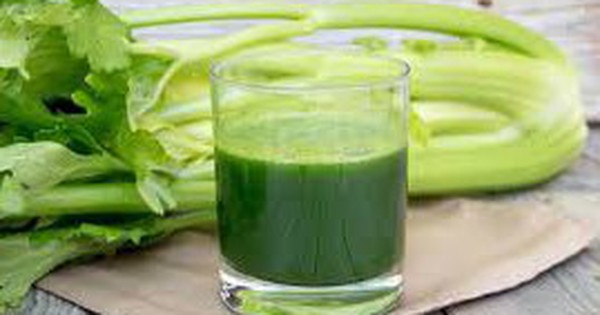 Uống nước ép cần tây mỗi ngày có tốt không? 2 uong nuoc ep can tay moi ngay co tot khong 69451efb72c4b